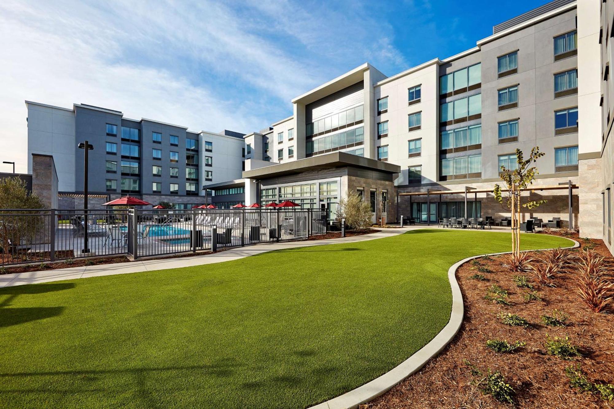 Hampton Inn Long Beach Airport, Ca Экстерьер фото